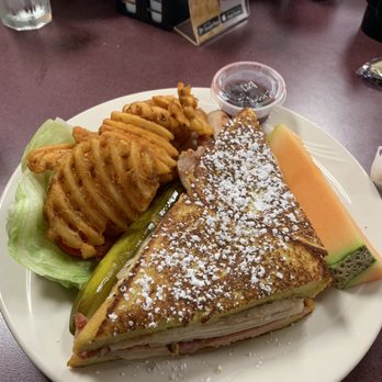 Oak Lawn Diner - The Monte Christo is my go to meal... Two thumbs up - Breakfast & Brunch Near Me - Oak Lawn, Illinois
