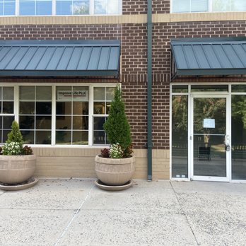 Stephanie Waggel, MD, MS, PMH-C - outdoor view of Dr. Waggel's office - Counseling & Mental Health Near Me - Ashburn, Virginia Stephanie Waggel, MD, MS, PMH-C - outdoor view of Dr. Waggel's office - Counseling & Mental Health Near Me - Ashburn, Virginia