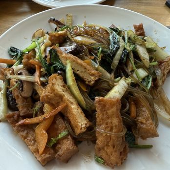 Momo Mee - Japchae - Pan Asian Near Me - Milwaukee, Wisconsin