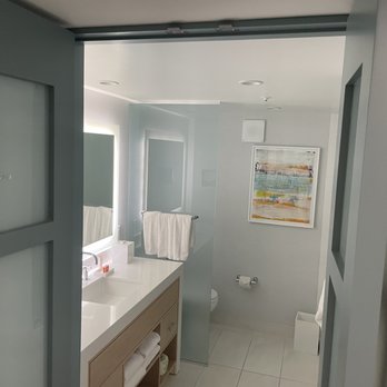 Hotel del Coronado, Curio Collection by Hilton - Bathroom with doors that don't close fully or lock. - Coronado, CA