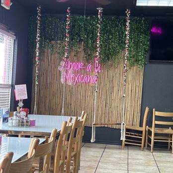 Los Comales - Picture decoration - Mexican Near Me - Fort Worth, Texas