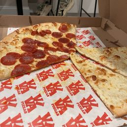 Sauceless pepperoni pizza Sauceless pepperoni pizza