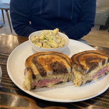Solbar - Reuben with potato salad - New American Near Me - Calistoga, California Solbar - Reuben with potato salad - New American Near Me - Calistoga, California