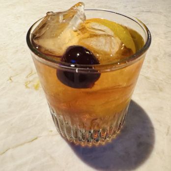 Roanoke - Old fashion - Cocktail Bars Near Me - Chicago, Illinois