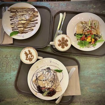 Cafe Bench - Their crepes, desserts and beverages continue to be deserving of compliments. - Cafes Near Me - Flushing, New York