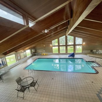 Quality Inn - Hotels Near Me - Oshkosh, Wisconsin Quality Inn - Hotels Near Me - Oshkosh, Wisconsin
