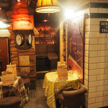 Cahoots Bar - Bars Near Me - Soho, XGL