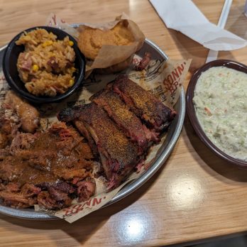 Sonny's BBQ - BBQ Sampler - Barbeque Near Me - Somerset, Kentucky Sonny's BBQ - BBQ Sampler - Barbeque Near Me - Somerset, Kentucky