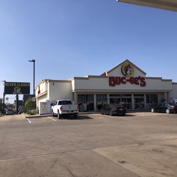 Buc-ee's - Small - Gas Stations Near Me - Giddings, Texas