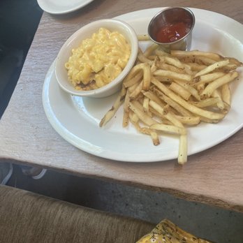 Bobby Q - Kids Mac and Cheese with Fries - Barbeque Near Me - Phoenix, Arizona