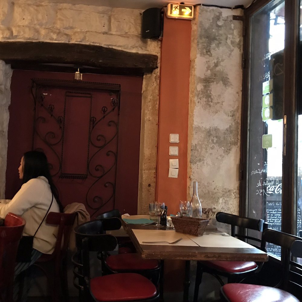 La Cave Gourmande - Bistros Near Me - Paris, 75 La Cave Gourmande - Bistros Near Me - Paris, 75