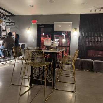 Monterey Motel - Bar area - Hotels Near Me - Albuquerque, New Mexico
