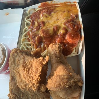Jollibee - 2 piece chicken joy w/ spaghetti - Fast Food Near Me - Edison, New Jersey Jollibee - 2 piece chicken joy w/ spaghetti - Fast Food Near Me - Edison, New Jersey