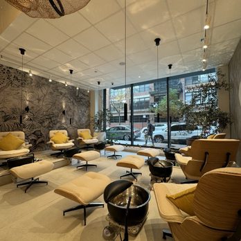 Chloe Chen Spa - Pedicure seats - Nail Salons Near Me - Chicago, Illinois