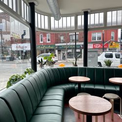 Doc’s Green Door Lounge - Interior/seating