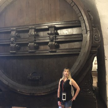 Heidelberg Castle - The almost 58,000 gallon wine barrel. Not full now, caulking dried up! - Castles Near Me - Heidelberg, BW Heidelberg Castle - The almost 58,000 gallon wine barrel. Not full now, caulking dried up! - Castles Near Me - Heidelberg, BW