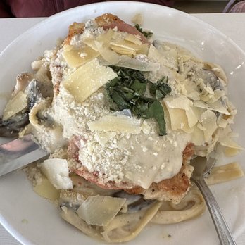 Albero Bistro - Chicken Alfredo Saltimbbocca - Italian Near Me - Wichita, Kansas Albero Bistro - Chicken Alfredo Saltimbbocca - Italian Near Me - Wichita, Kansas