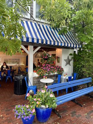 Among the Flowers Cafe by null