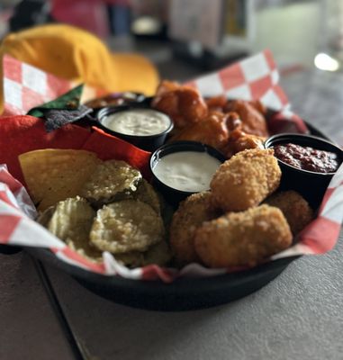 Hogan's Hangout by null