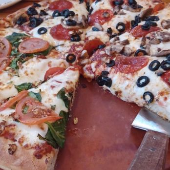 Moosejaw Pizza & Dells Brewing - Pizza Near Me - Wisconsin Dells, Wisconsin