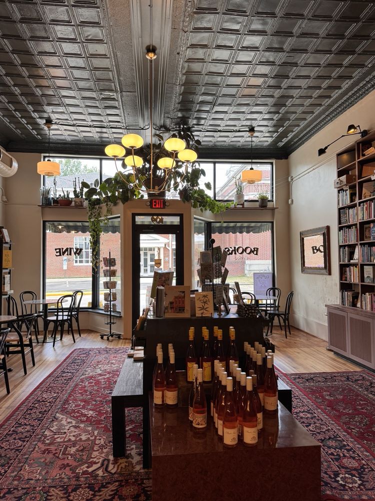 Wild Hare Books Logo