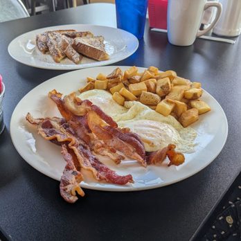 The View Cafe - Cafes Near Me - King, North Carolina