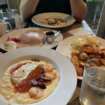 Murphy's - Shrimp grits, pancakes, house coffee, crab cake/potatoes - American Near Me - Atlanta, Georgia