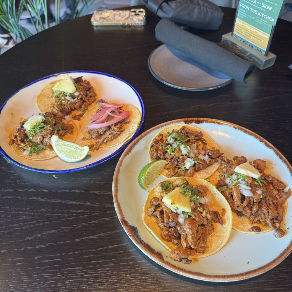 La Popular - How does your food come before your drinks? - Cocktail Bars Near Me - Claremont, California