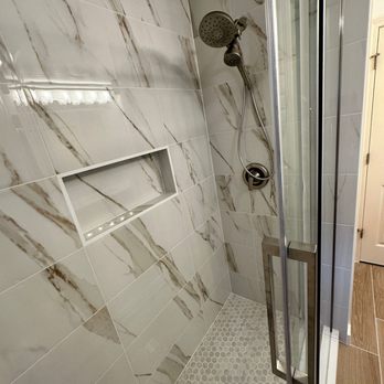 Honeycomb Construction - Guest bathroom - Painters Near Me - Renton, Washington