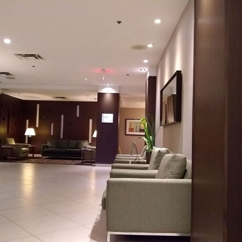 Holiday Inn - Lobby. - Hotels Near Me - Laval, Quebec