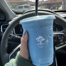 Blue Ocean Smoothie! (Matched my nails )
