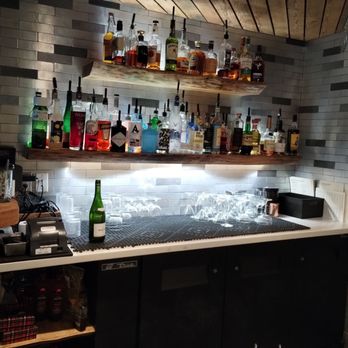 Brix 25 - The gorgeous bar - New American Near Me - Gig Harbor, Washington