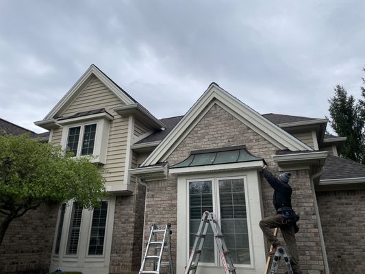 Full roof replacement - This was a full roof replacement on an attorney’s office building. 88sq 8 pitch and a10 pitch gables. We had it finished up in two days.