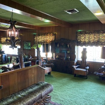 Graceland - Jungle room - Museums Near Me - Memphis, Tennessee