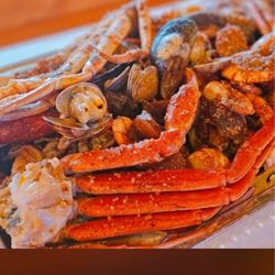 Happy Crab - Snow crab,shrimp,baby clams,Garlic butter