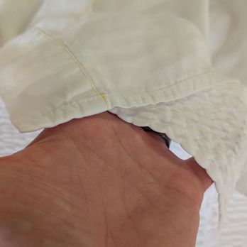 Sunset Inn - Thin, flimsy bedding at Sunset Inn - Hotels Near Me - Pacific Grove, California