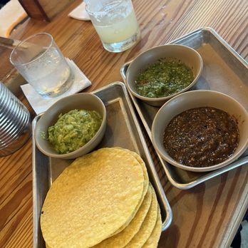 Bartaco - Guac + verde + rojo with chips - Tacos Near Me - Aventura, Florida Bartaco - Guac + verde + rojo with chips - Tacos Near Me - Aventura, Florida