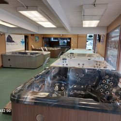 West Coast Spas - Salem hot tub store showroom