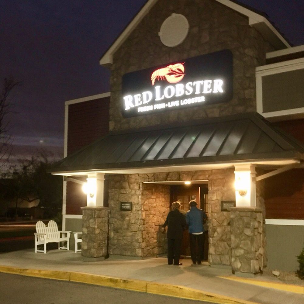 Red Lobster - Crowded exterior - Seafood Near Me - Scottsdale, Arizona Red Lobster - Crowded exterior - Seafood Near Me - Scottsdale, Arizona