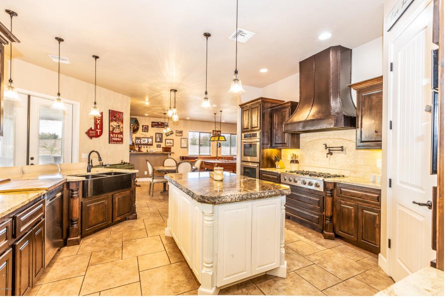 MANDY GOLD HAYMORE REAL ESTATE Updated August 2024 500 E Fry Blvd