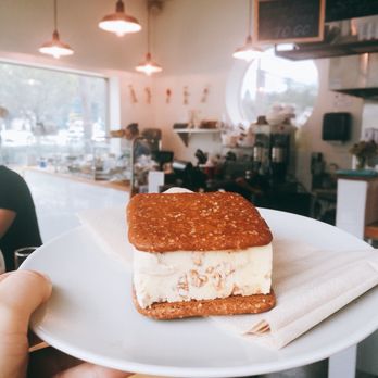 Rose's - Desserts Near Me - Durham, North Carolina