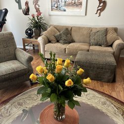 Jean's Flower Basket - A dozen beautiful yellow roses!