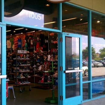 Journeys - Shoe Stores Near Me - San Marcos, Texas