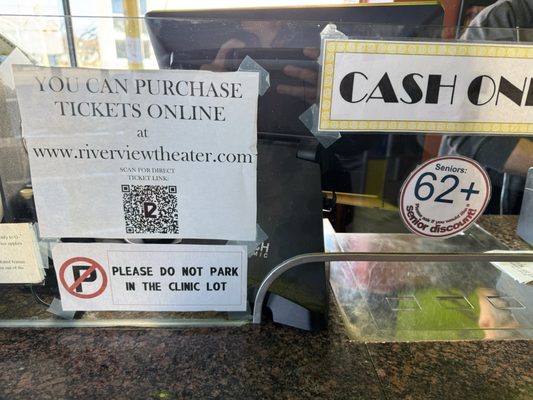 Riverview Theater by null