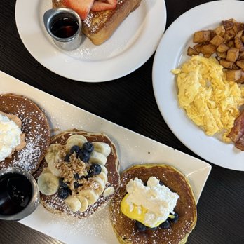 Bea Bea’s - Strawberry French toast - Coffee & Tea Near Me - Glendale, California Bea Bea’s - Strawberry French toast - Coffee & Tea Near Me - Glendale, California