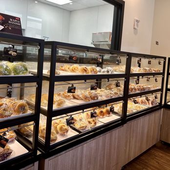 85°C Bakery Cafe-Ala Moana - Take your pick, sweet or savory? - Bakeries Near Me - Honolulu, Hawaii 85°C Bakery Cafe-Ala Moana - Take your pick, sweet or savory? - Bakeries Near Me - Honolulu, Hawaii