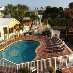 Bay Palms Hotel