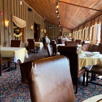Dutch's At Silver Tree - Dining room overlooking the lake - Seafood Near Me - Oakland, Maryland Dutch's At Silver Tree - Dining room overlooking the lake - Seafood Near Me - Oakland, Maryland