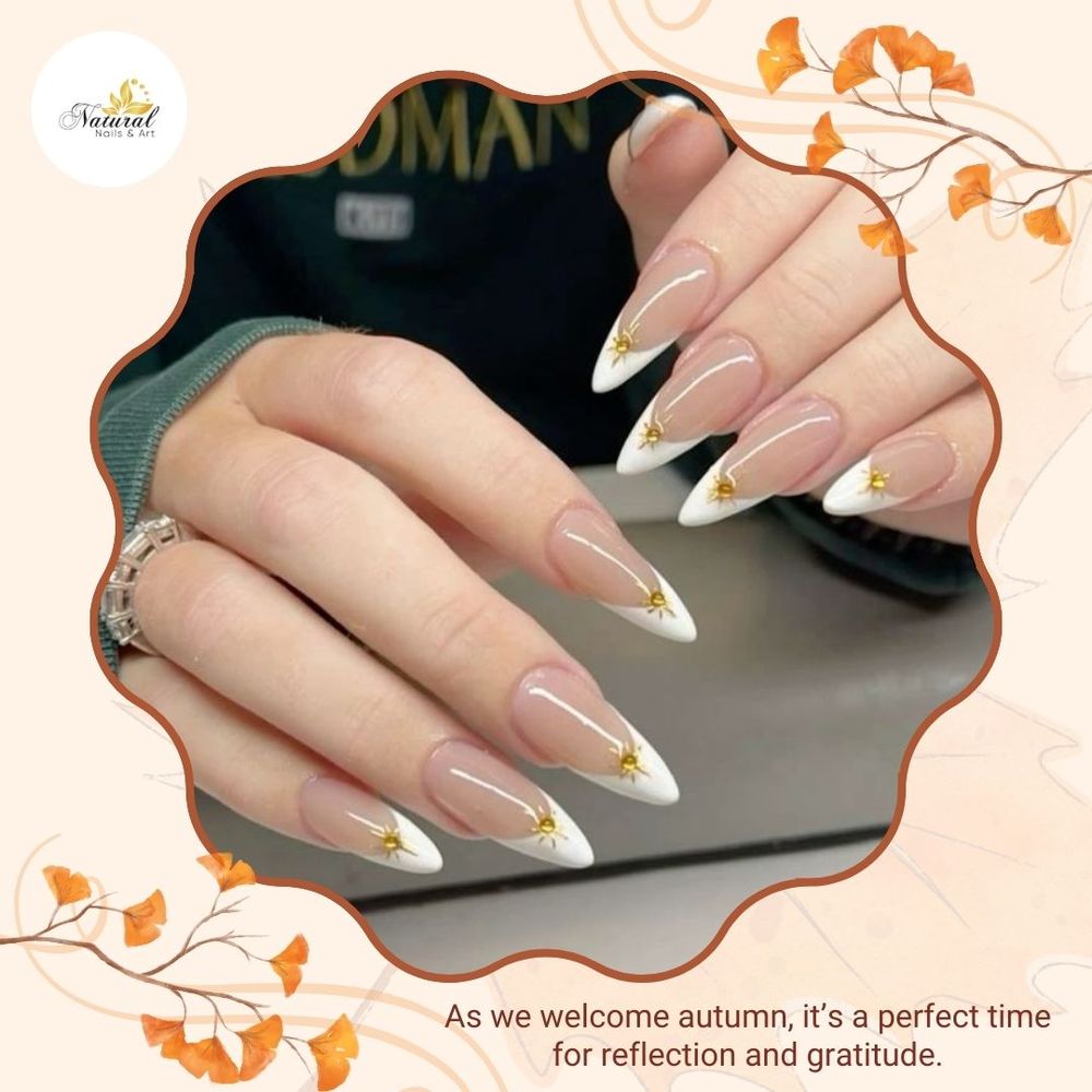 Natural Nails Art Logo