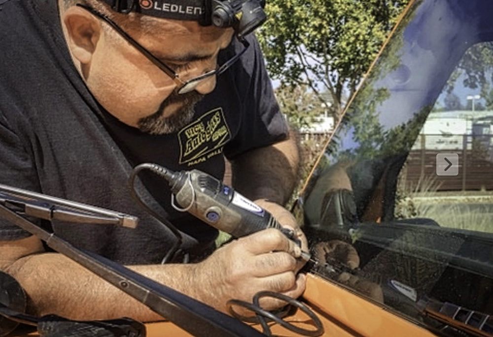 Vic's Auto Glass